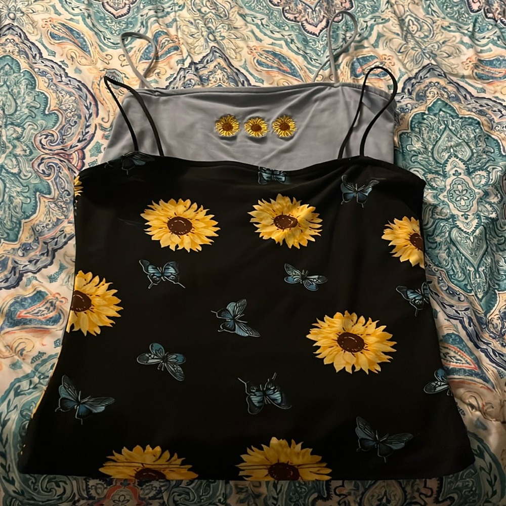 Color- blue with sunflowers 
Color- black with sunflower and butterflies